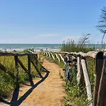 With Garden Parking And Ac Lejlighed Bibione
