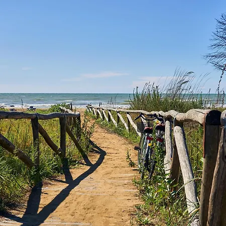 Three-bedroom With Garden, Parking And Ac Apartament Bibione