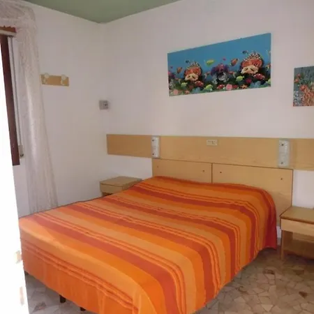Apartment Three-bedroom With Garden, Parking And Ac Bibione