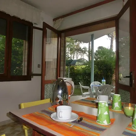 Central And Bright Villa With Garden And Parking Bibione