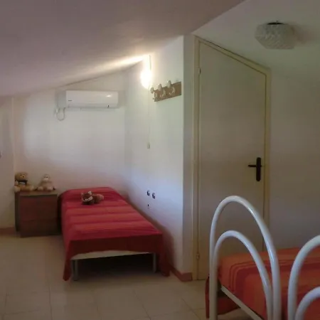 Three-bedroom With Garden, Parking And Ac Apartment *
